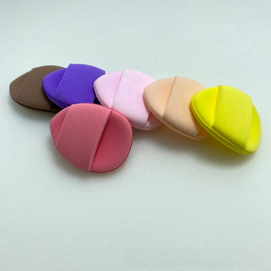 Fingertip powder puff