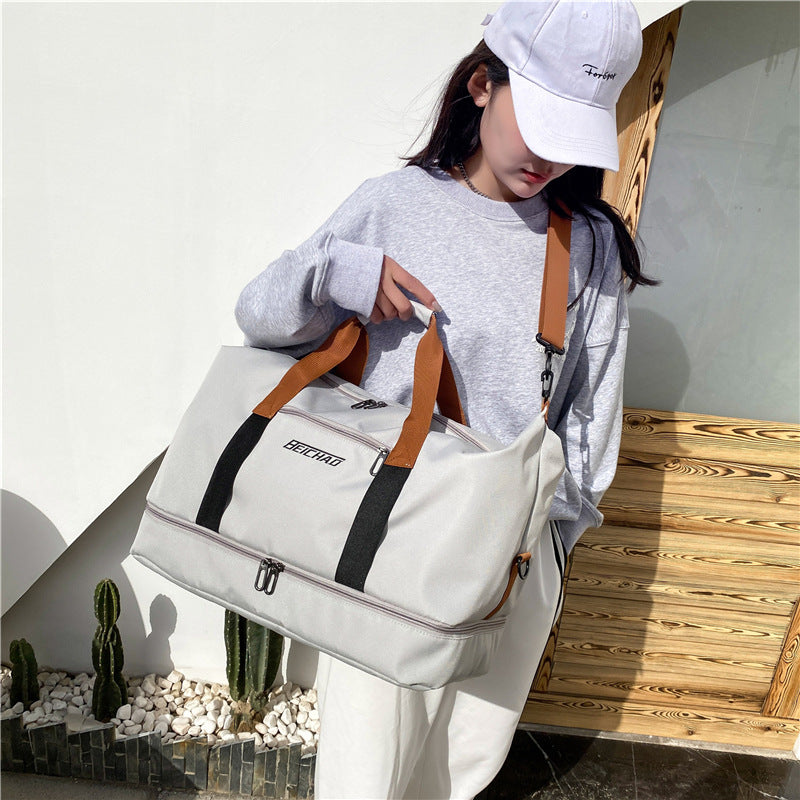 Fitness bag with dry and wet separation