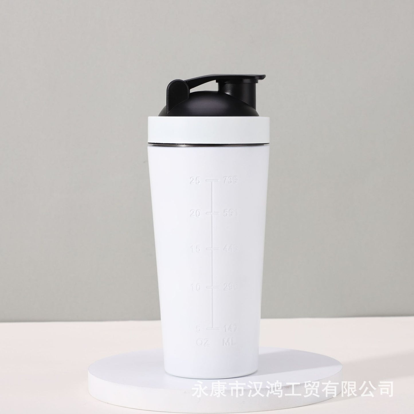 Fitness-specific jiggling cup