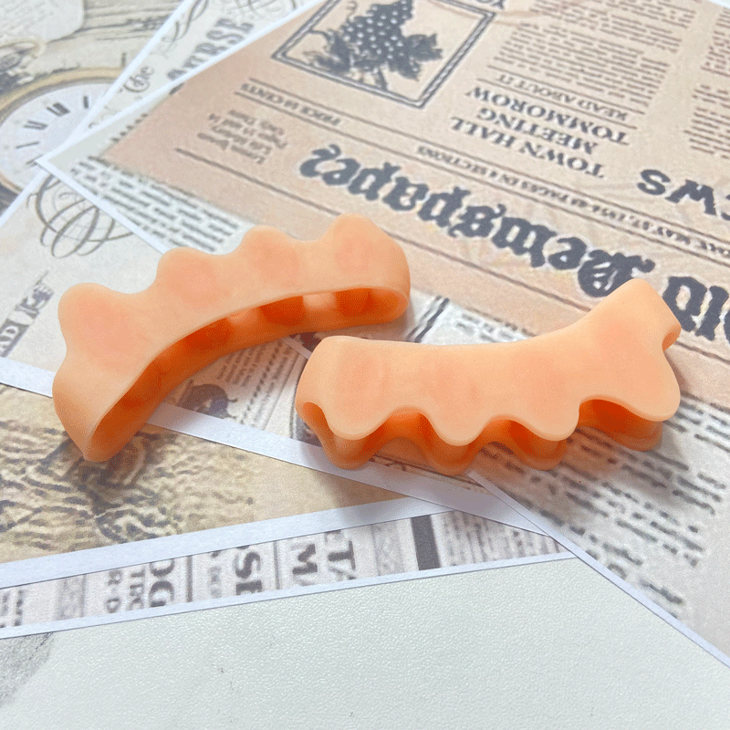 Five-hole toe separator orthotic