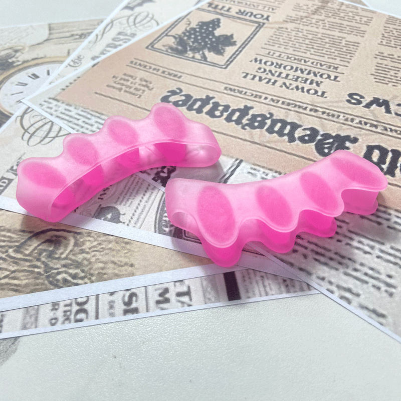 Five-hole toe separator orthotic