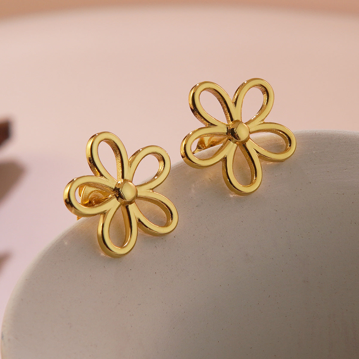 Five-leaf flower earrings
