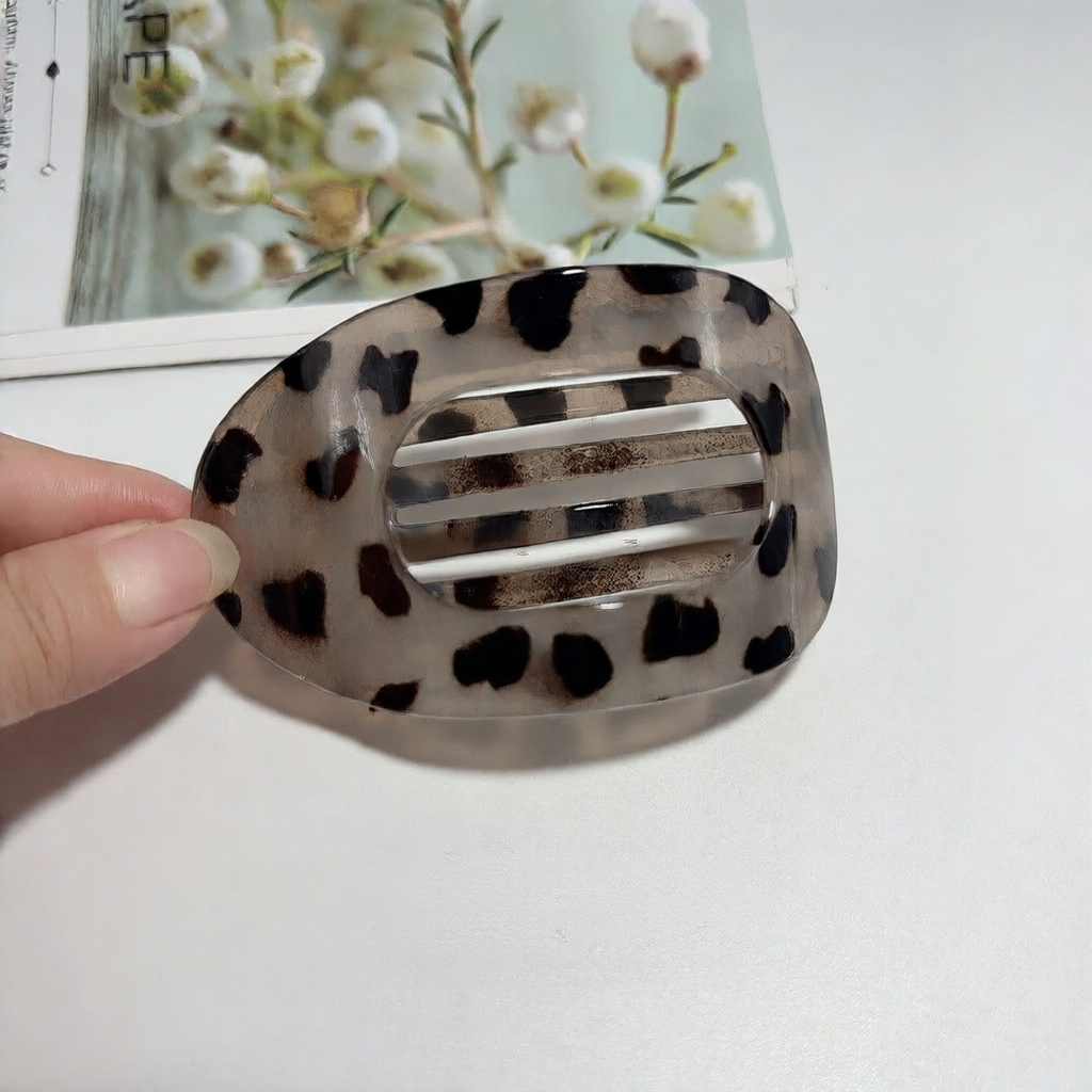 Flat and round hairpins
