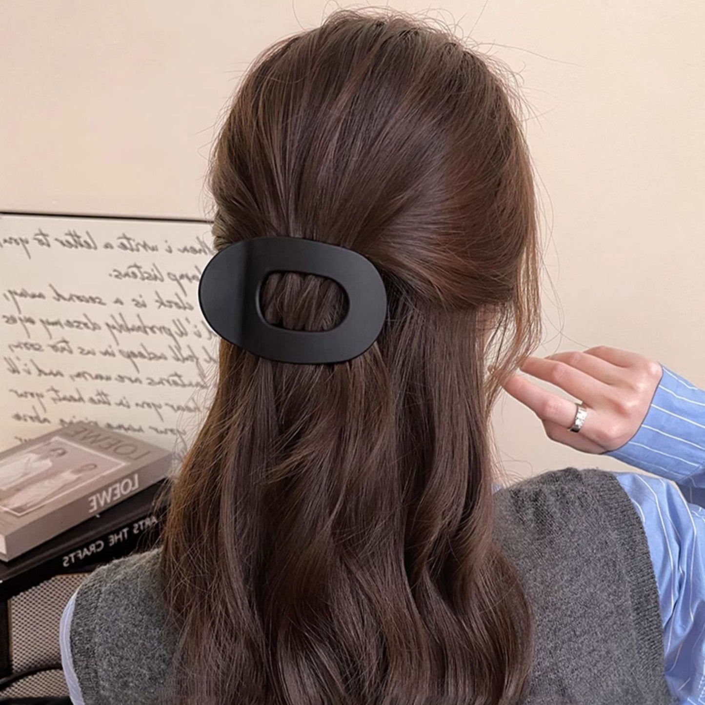 Flat and round hairpins