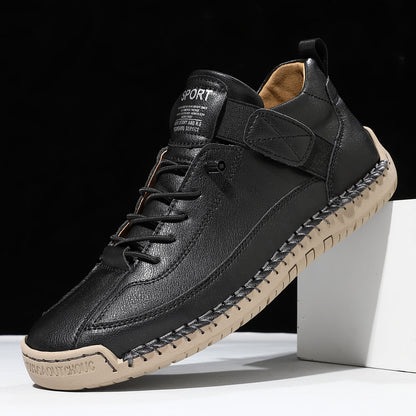 Flat-bottomed casual shoes