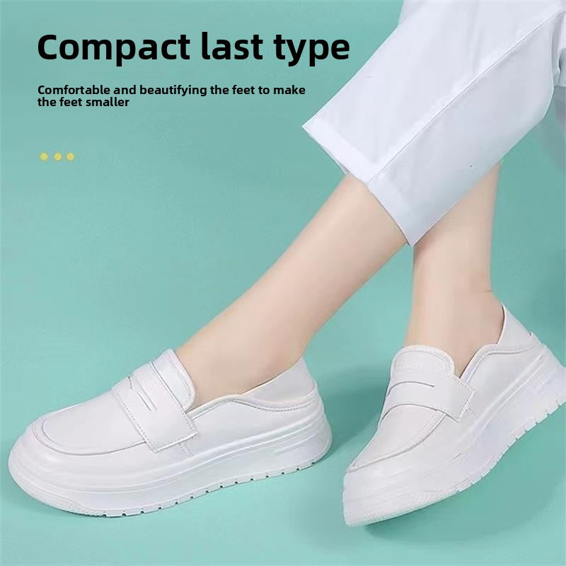 Flat-bottomed height-increasing single-piece white medical shoes