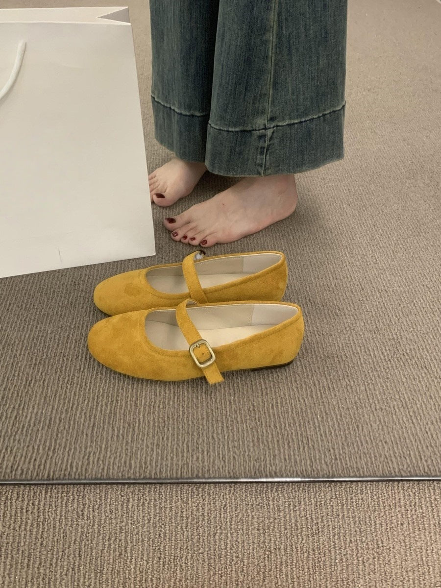 Flat moccasins