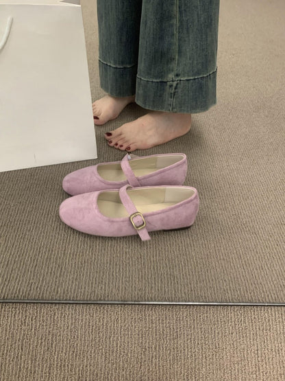 Flat moccasins