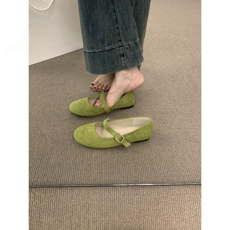 Flat moccasins