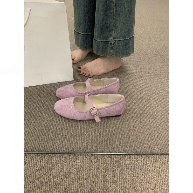 Flat moccasins