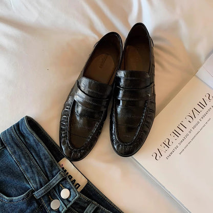 Flat shoes