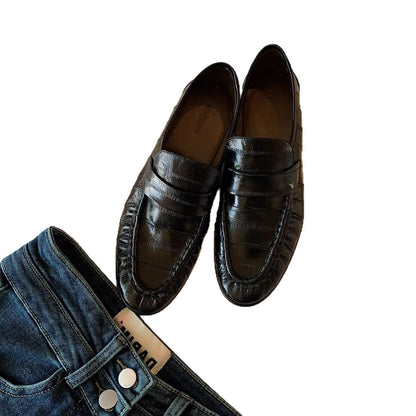 Flat shoes