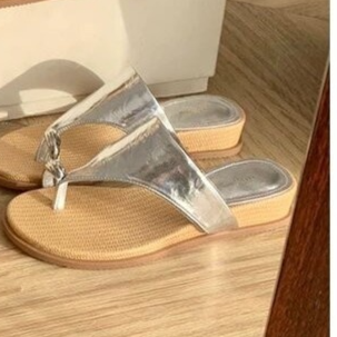 Flip-flops with thick soles