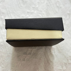 Premium Flip Box Black White 8.5x8.5x3cm