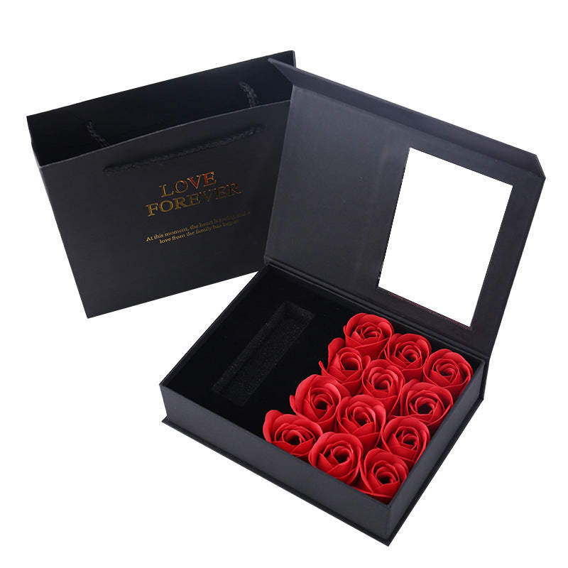 Flip-top necklace box