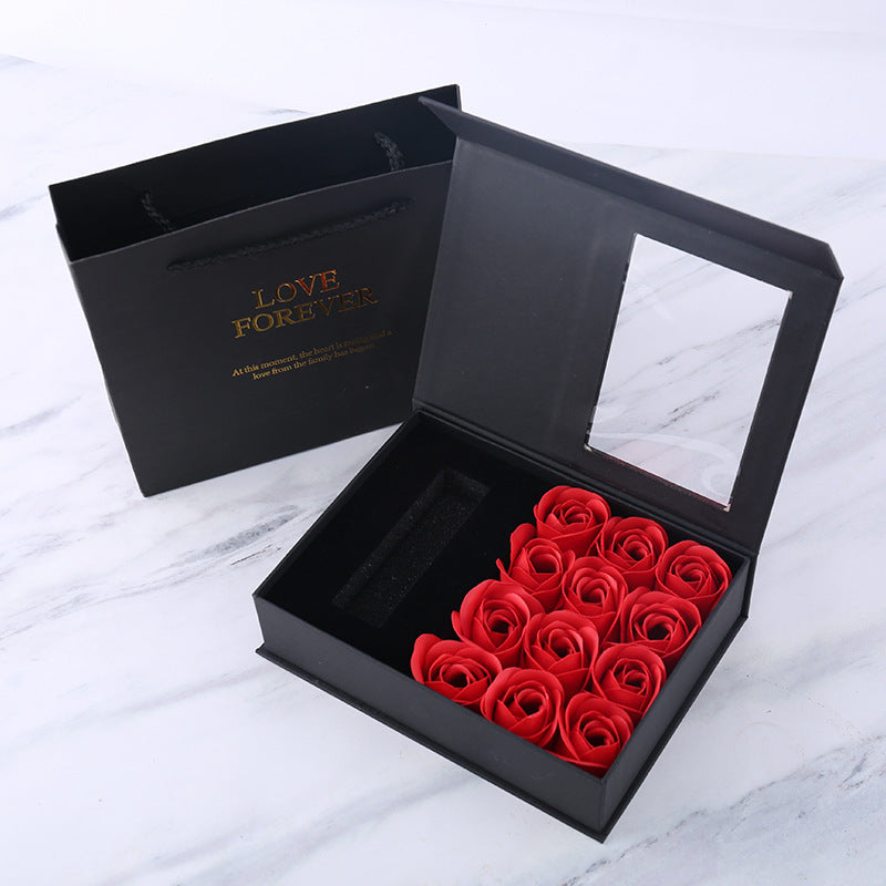 Flip-top necklace box