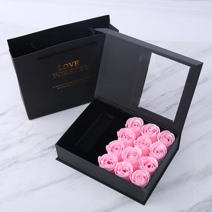 Flip-top necklace box