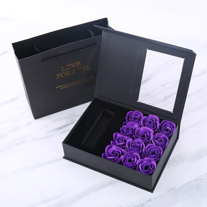 Flip-top necklace box