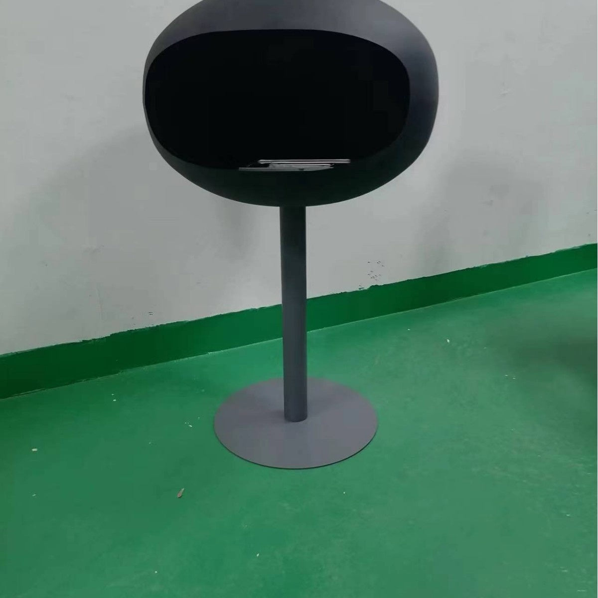 Floor-standing fireplace