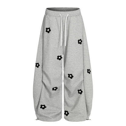 Floral Embroidery Curved Blade Sweatpants - Unisex