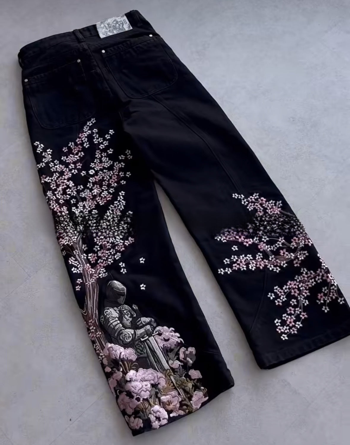 Floral Embroidery Wide-Leg Jeans