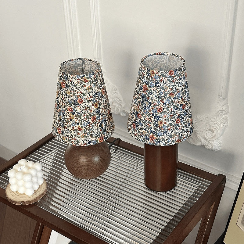 Floral-patterned table lamp