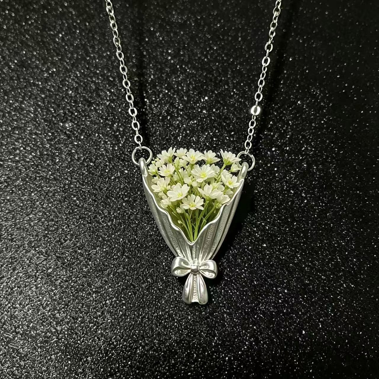 Floral Pendant Necklace