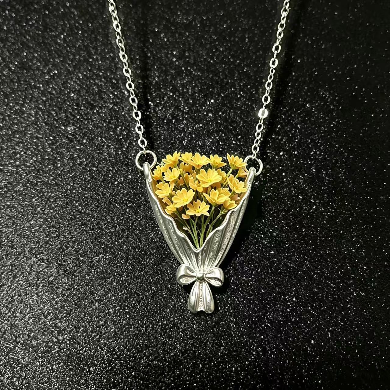 Floral Pendant Necklace