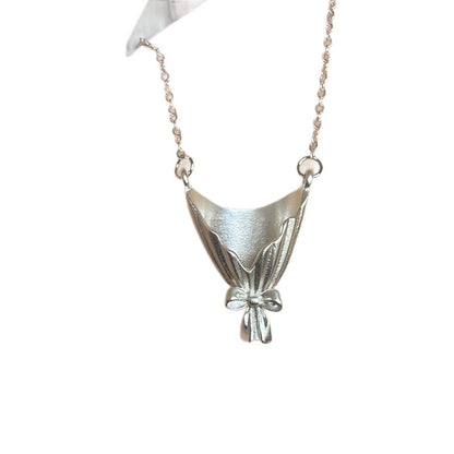Floral Pendant Necklace