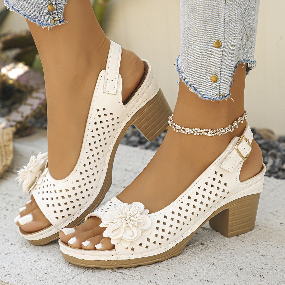 Floral Thick Heel Buckle Sandals