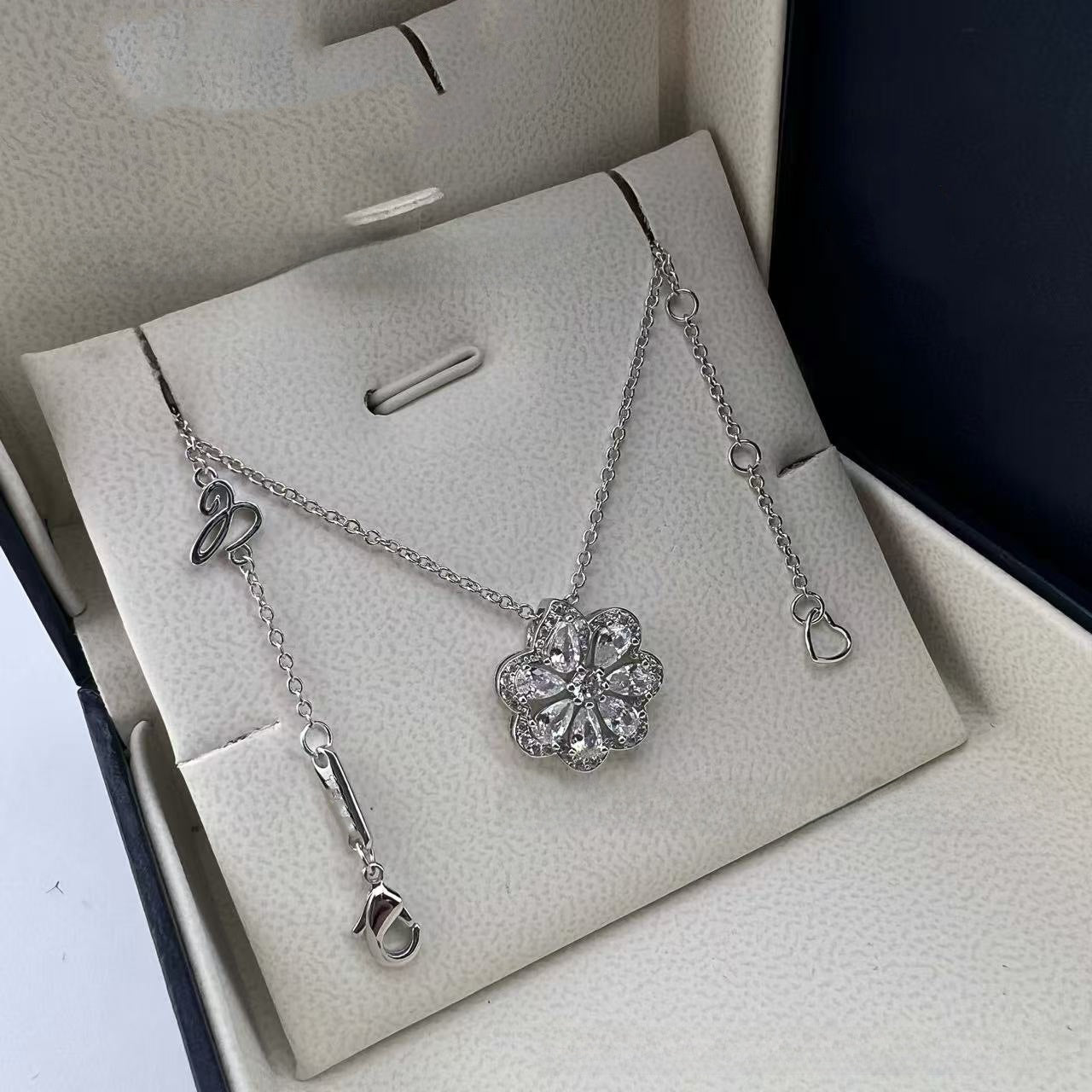 Flower necklace