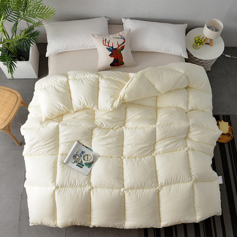 Fluffy Polyester Filling Soft Comfort Quilt
