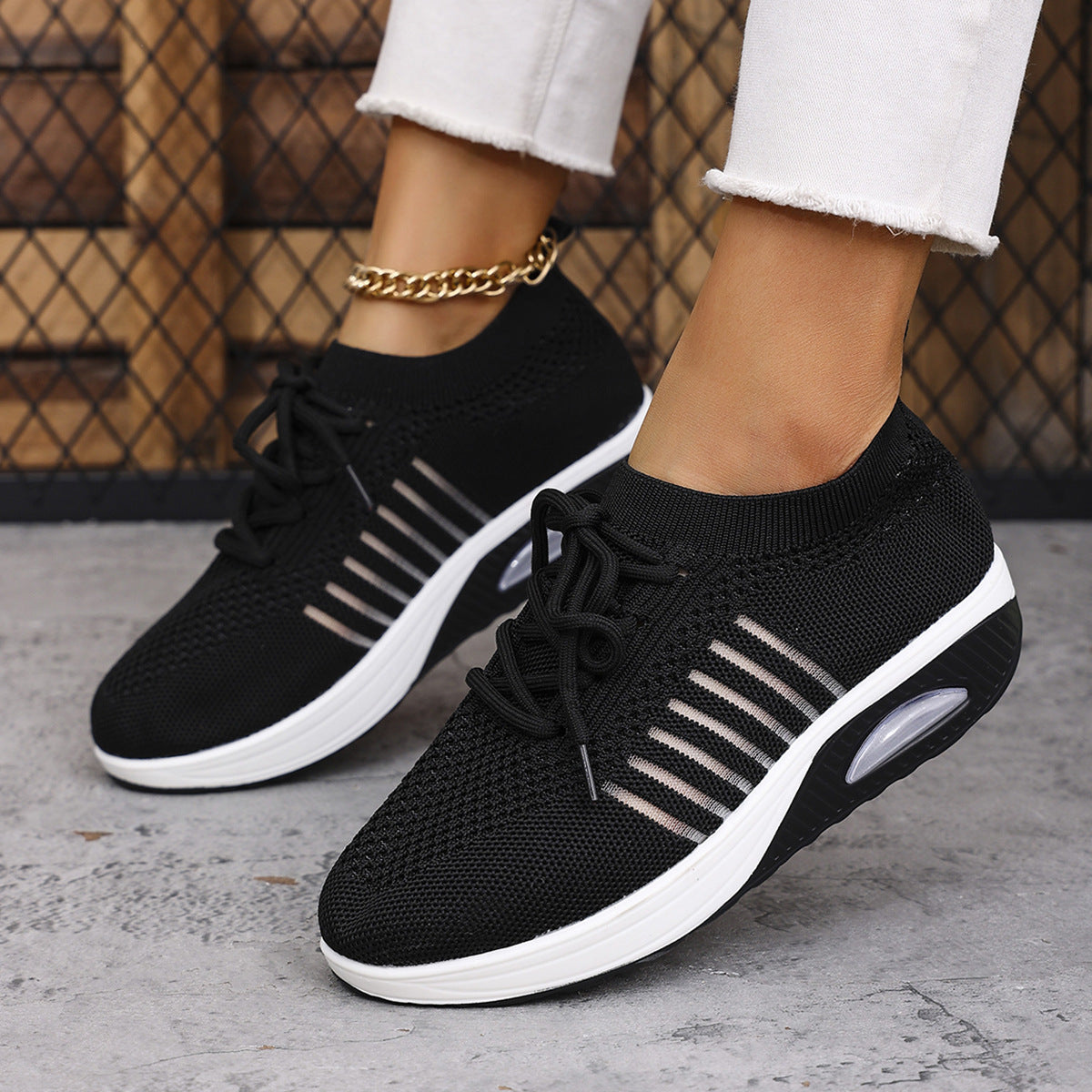 Fly-woven casual shoes
