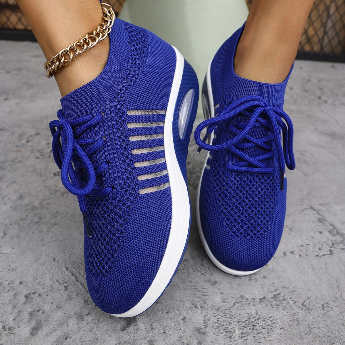 Fly-woven casual shoes
