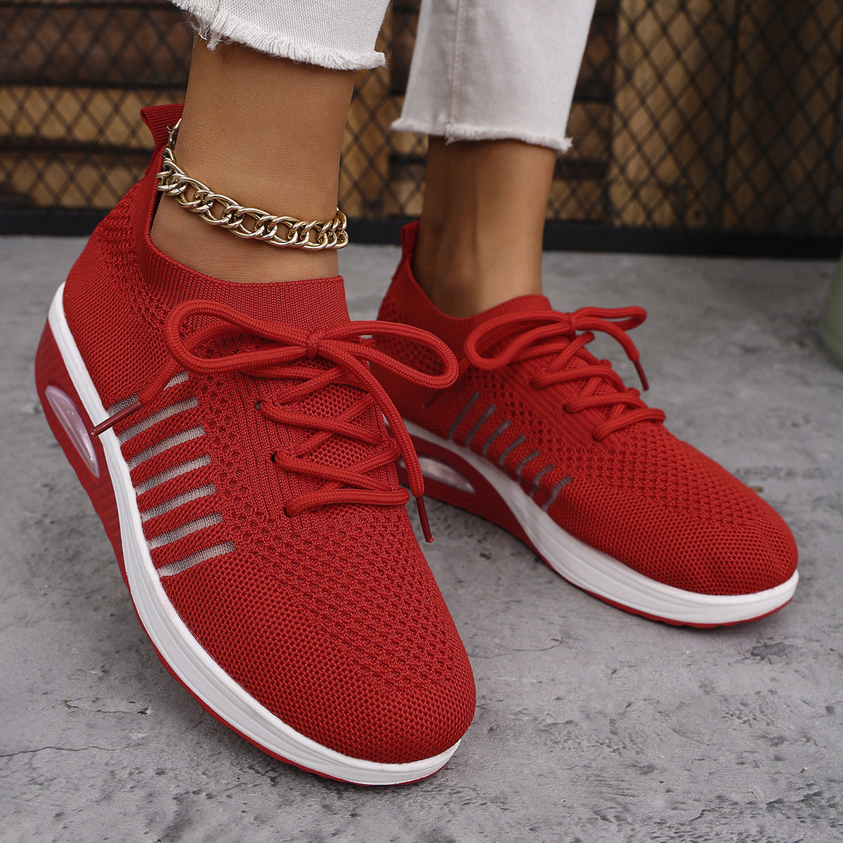 Fly-woven casual shoes