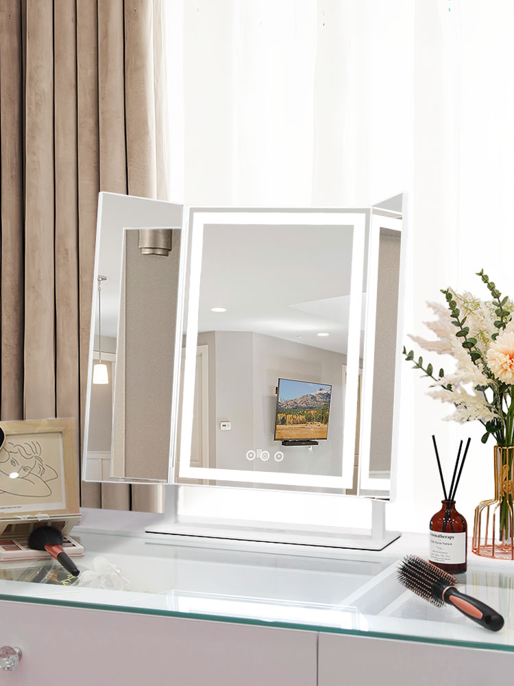 Foldable dressing mirror with lamp