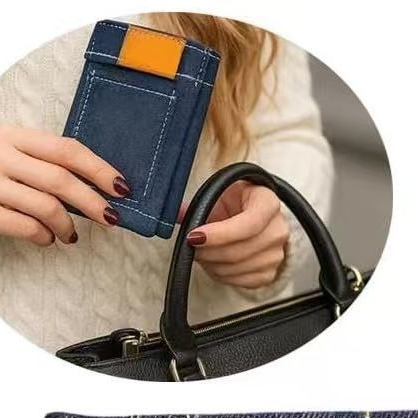 Foldable jeans-shaped coin purse