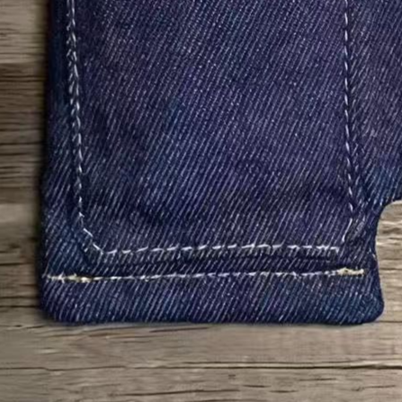 Foldable jeans-shaped coin purse