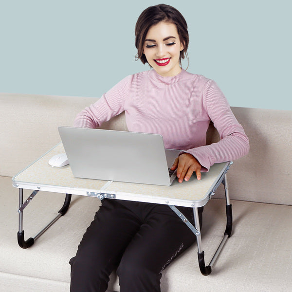 Foldable laptop table