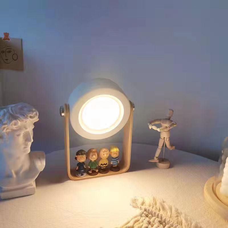 Foldable retractable night light
