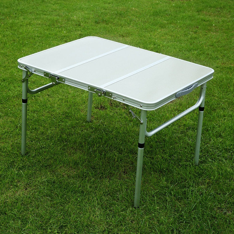 Folding table