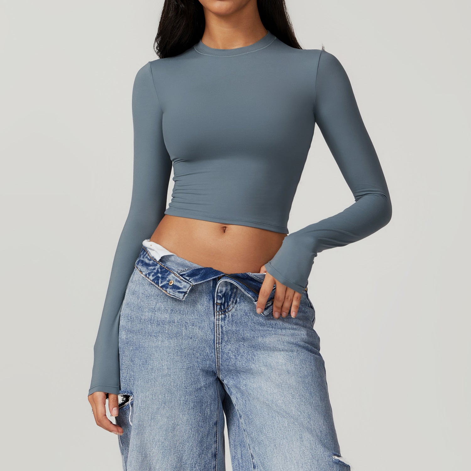 Form-fitting sports T-shirt