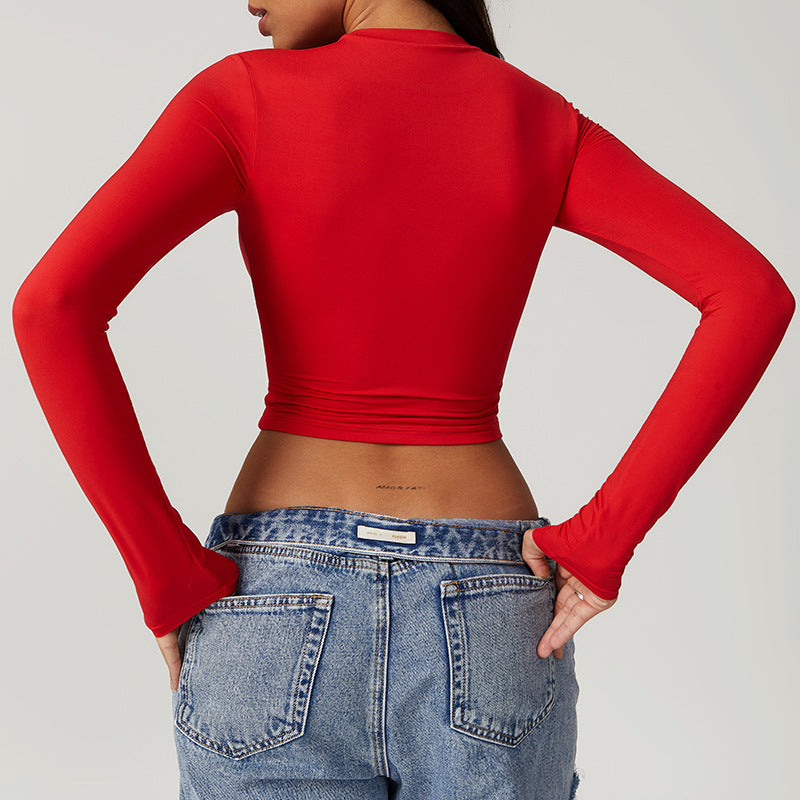 Form-fitting sports T-shirt