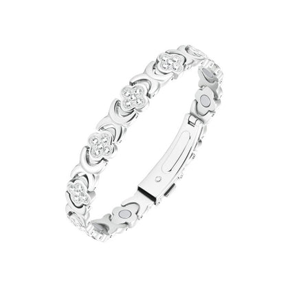 Four-leaf clover bracelet