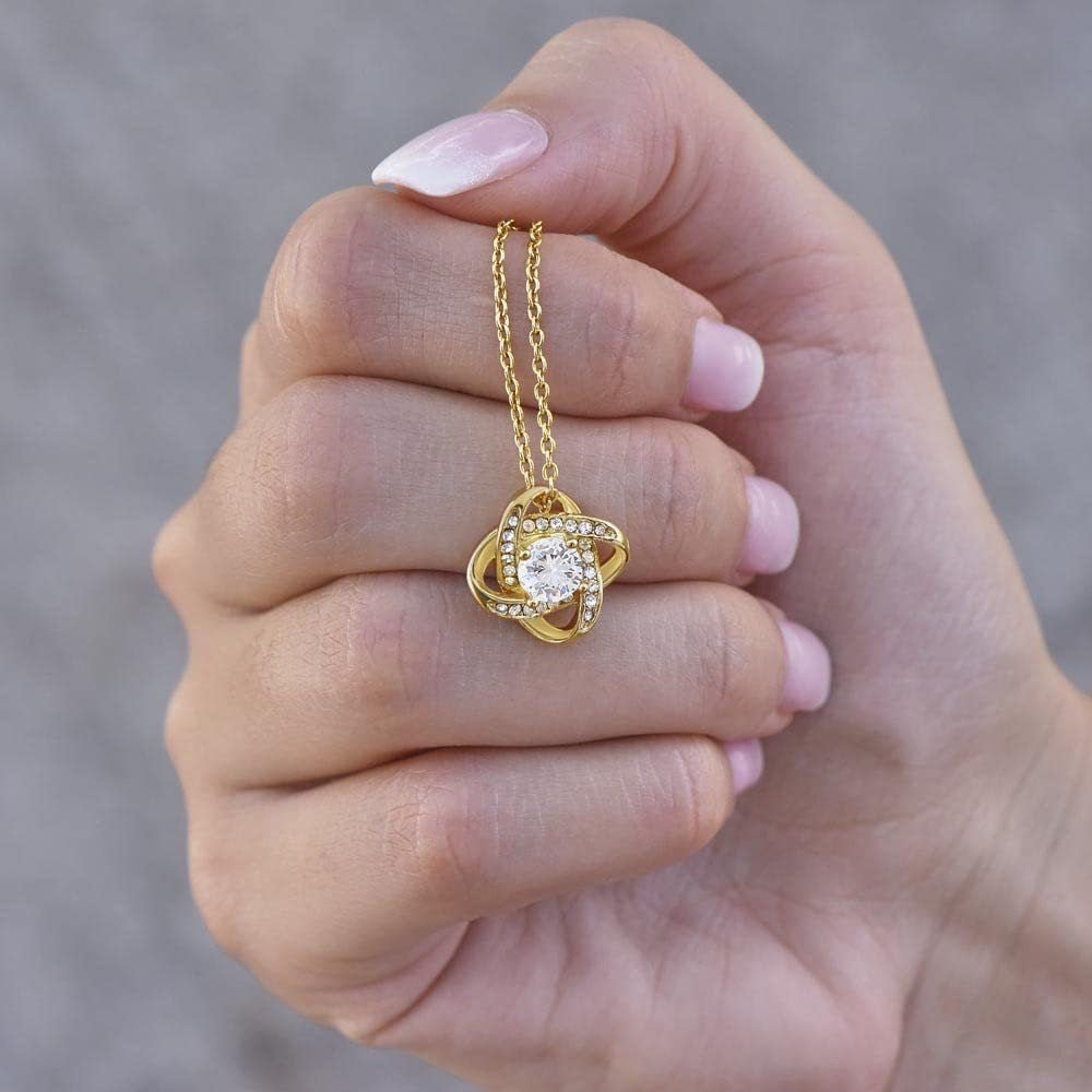 Four-leaf clover necklace with fashionable zircon heart pendant