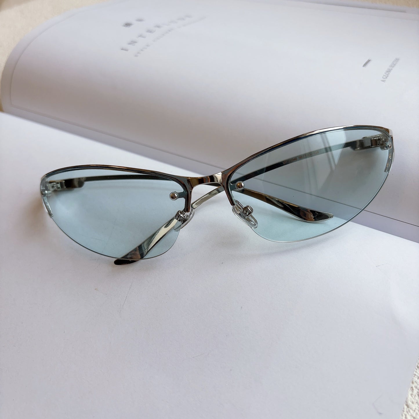 Frameless Tech Retro Sunglasses