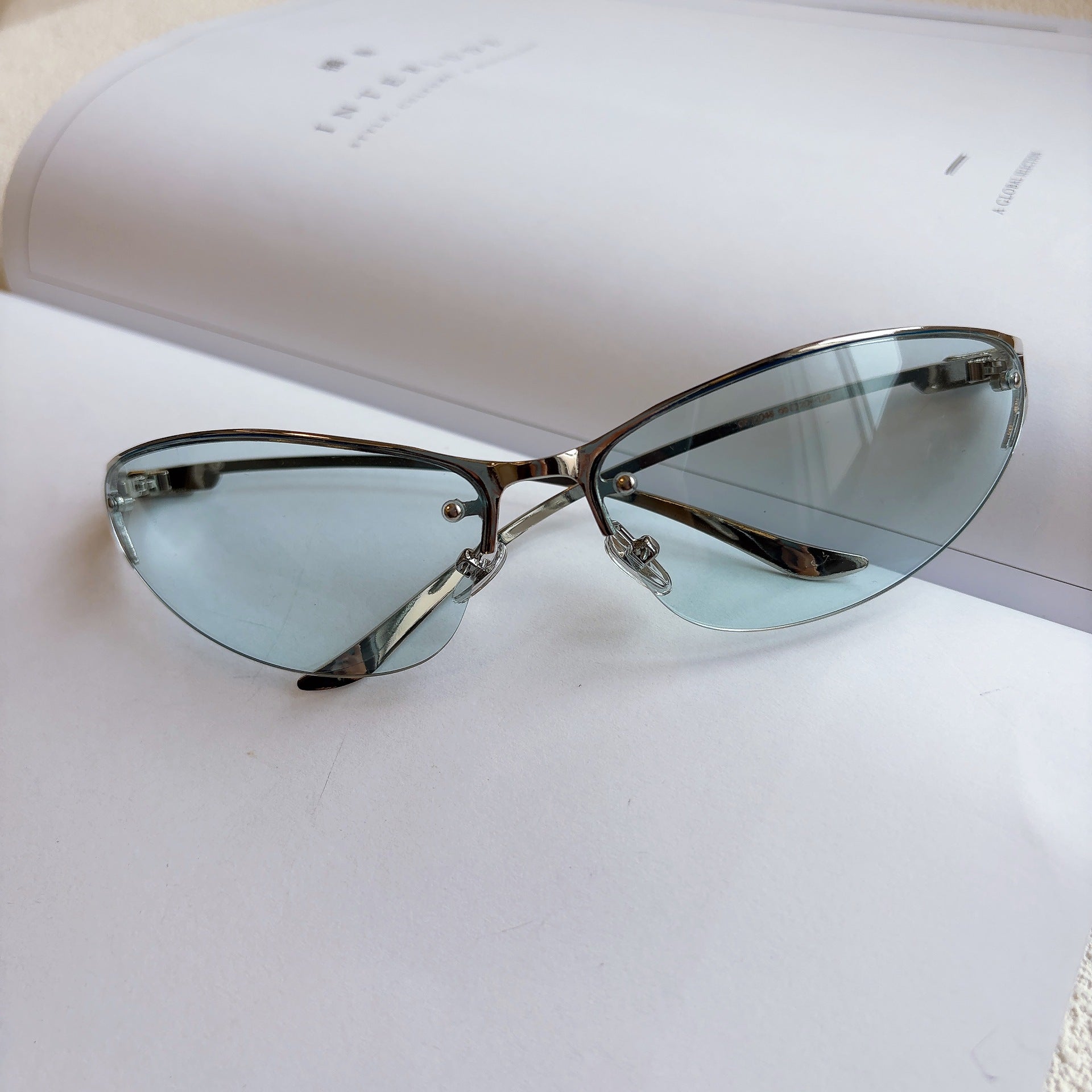 Frameless Tech Retro Sunglasses