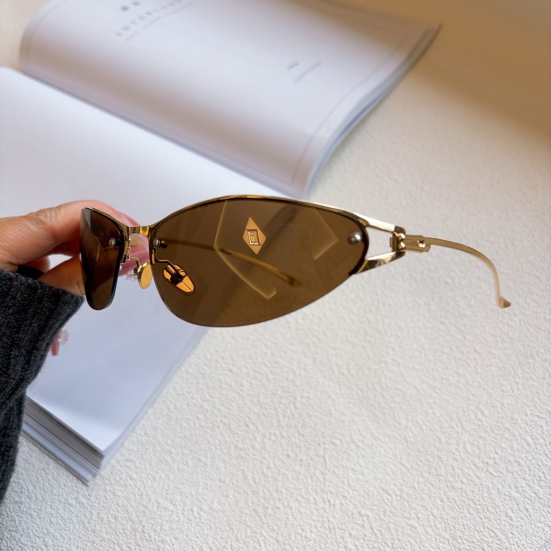 Frameless Tech Retro Sunglasses