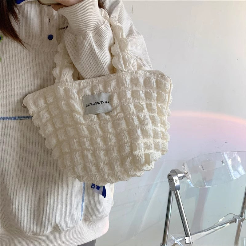 Fresh and Youthful Single-Shoulder Bag