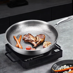 Hammered frying pan with lid 26cm